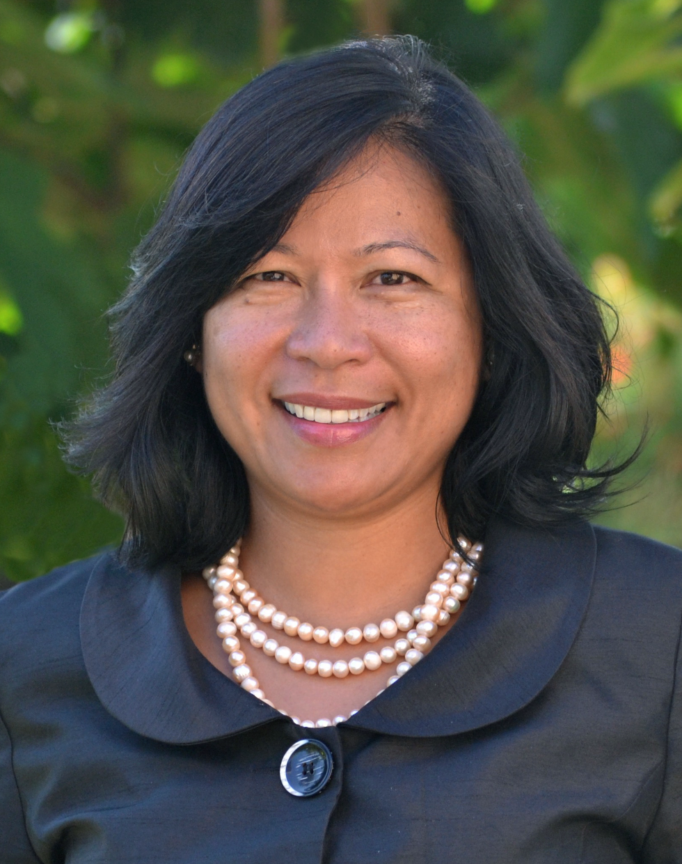 Dr. Rachel Solemsaas 